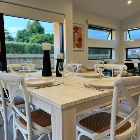 Luxury Villa, Central, Golf And Cafes - By Kosh Bnb Hamilton Buitenkant foto