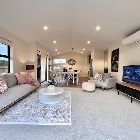 Luxury Villa, Central, Golf And Cafes - By Kosh Bnb Hamilton Buitenkant foto