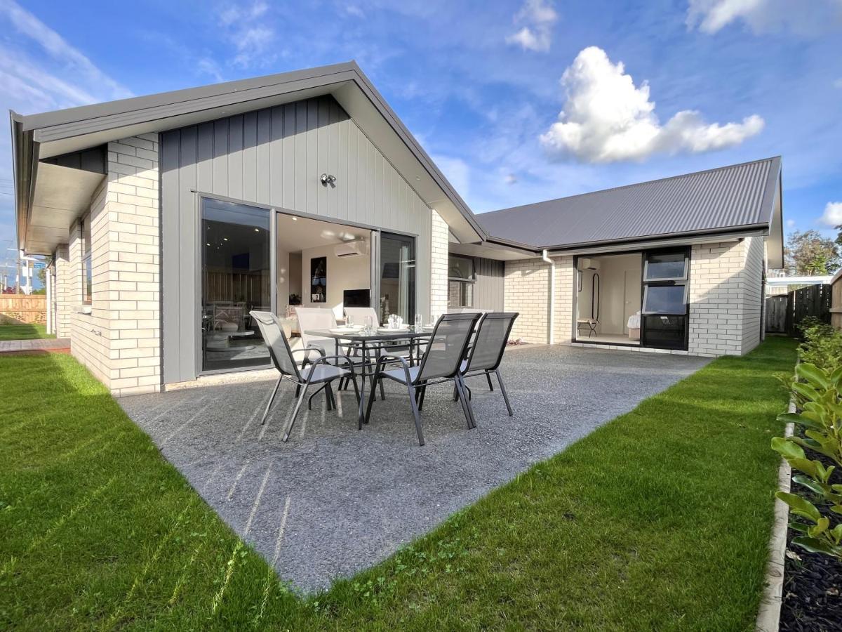 Luxury Villa, Central, Golf And Cafes - By Kosh Bnb Hamilton Buitenkant foto