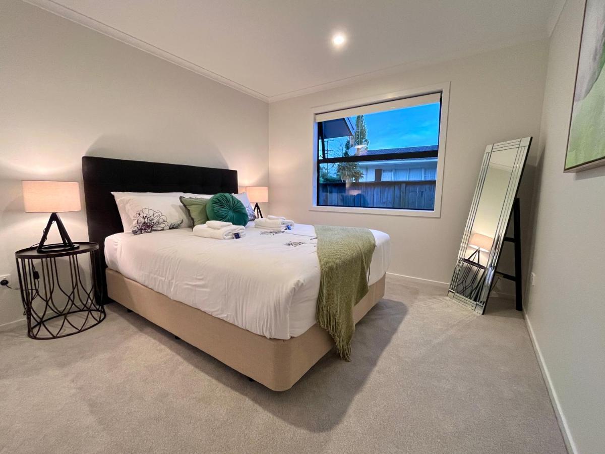 Luxury Villa, Central, Golf And Cafes - By Kosh Bnb Hamilton Buitenkant foto