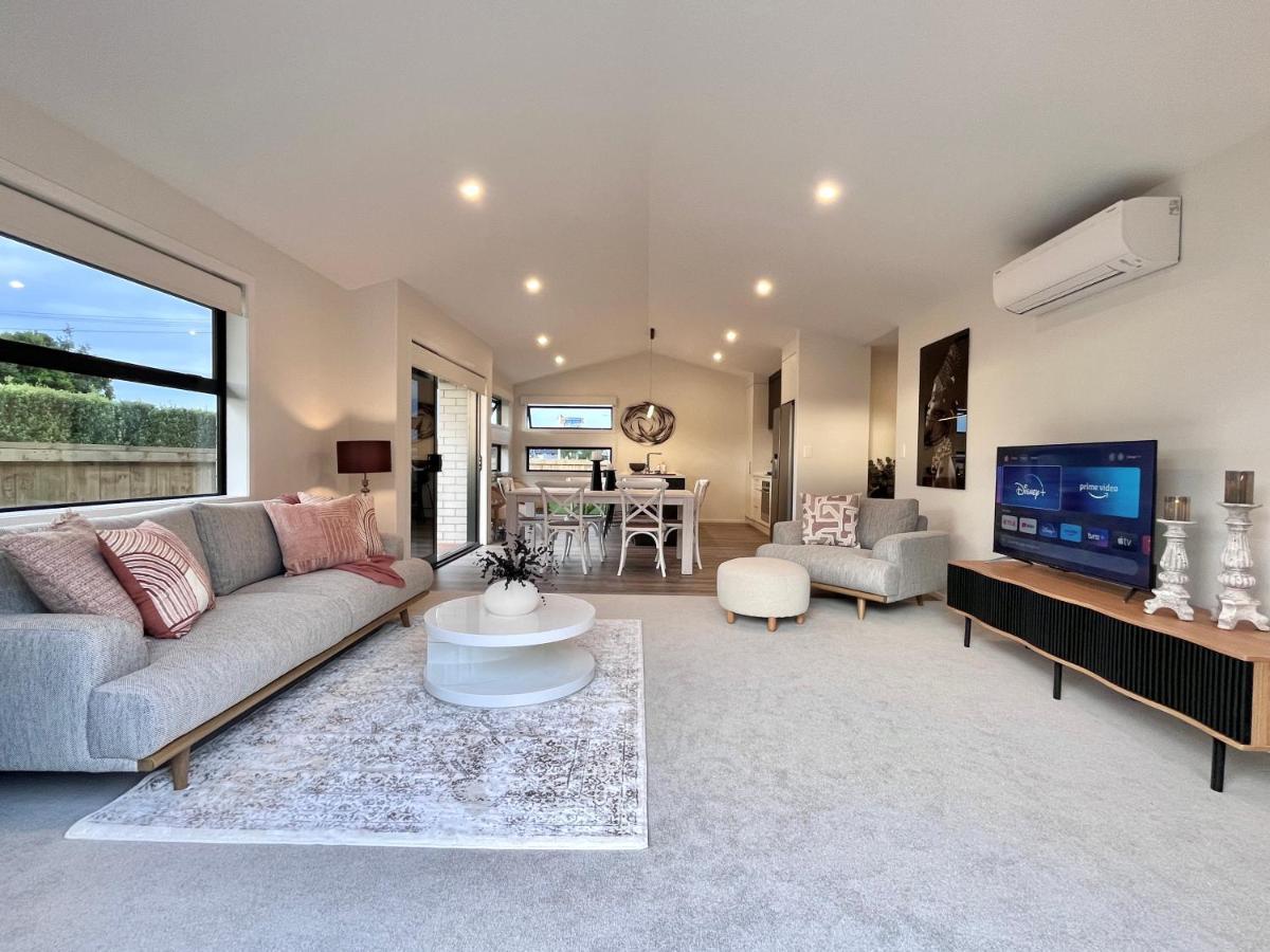 Luxury Villa, Central, Golf And Cafes - By Kosh Bnb Hamilton Buitenkant foto